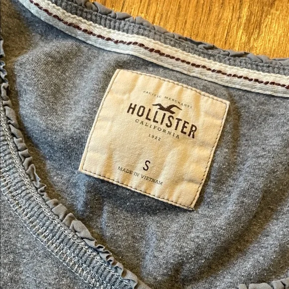 Hollister Gray Henley Top with Logo - Picture 2 of 3